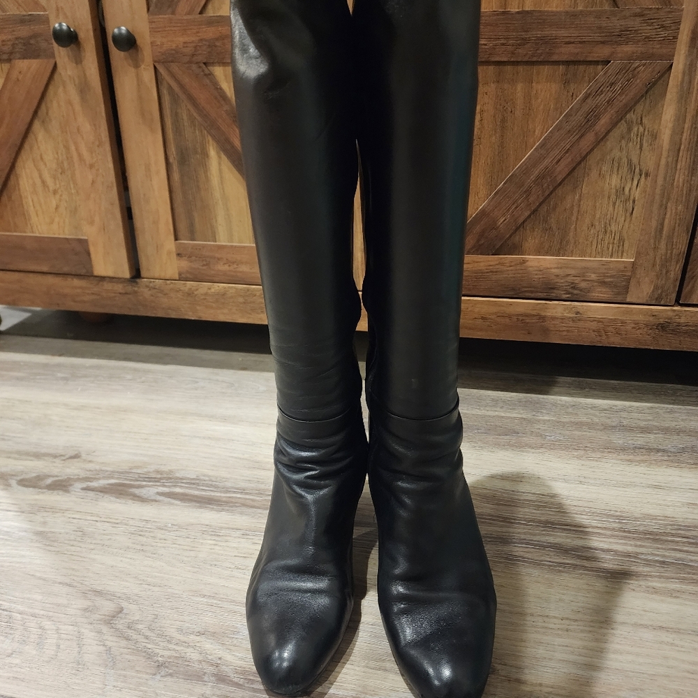 Prada Black Leather Heeled Boots with Pointed Toe - Picture 3 of 12